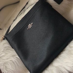 ❗️Authentic Coach Crossgrain Messenger Crossbody❗️
